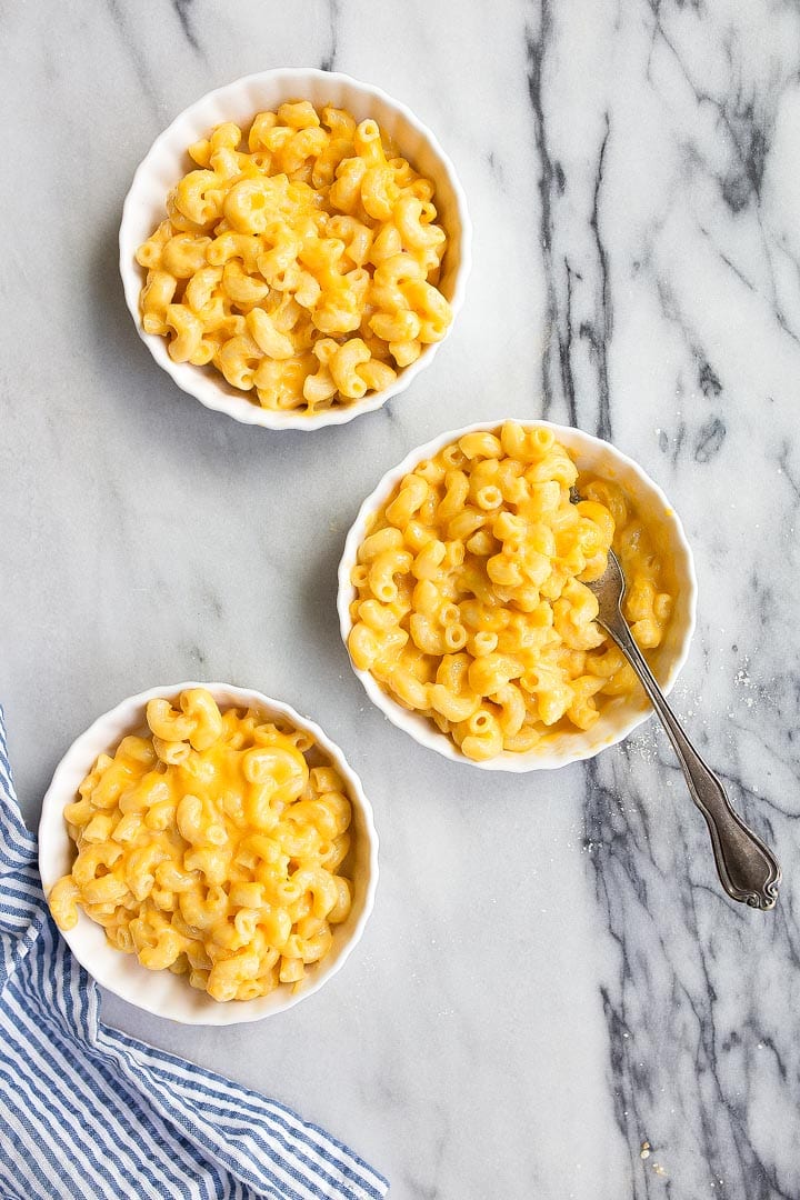 https://www.dessertfortwo.com/wp-content/uploads/2018/06/instant-pot-macaroni-and-cheese-3.jpg