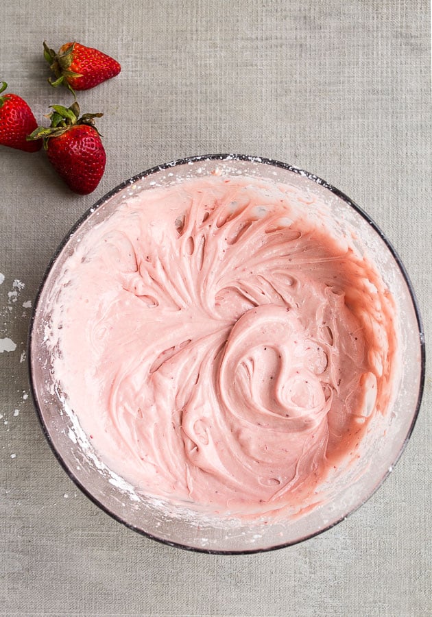 https://www.dessertfortwo.com/wp-content/uploads/2019/05/strawberry-cream-cheese-frosting.jpg